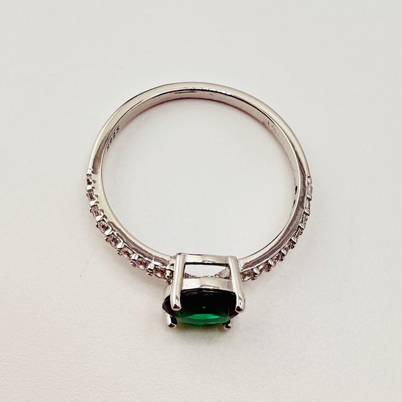 Genuine Emerald Solitaire Ring Pave’ Side Stones 1 ct NIB Size 7 - Picture 5 of 14